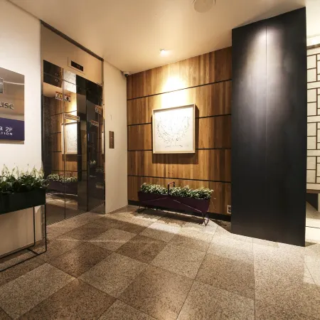 Soho Hotel Airport Отели рядом с достопримечательностью «Храм Тегакса»