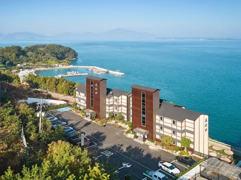 Tomonoya Signature Ryokan Namhae - 사천시