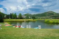 Perfect Getaway! Lakeside at Deer Valley 4bd – Pool, Hot Tub, A/C, Walk to Slopes & Main St