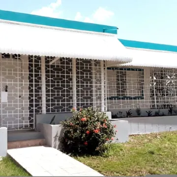 Casa del Sol-a Hospitals Malls Restaurants and Train Ride to Coliseo