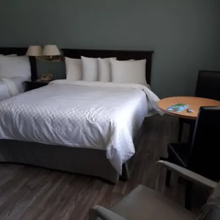 Motel Impérial Отели в г. Персе