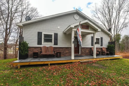 3 Bdrm Spacious Home w Game Room.  Just Minutes from Wgi & Wine Trail.