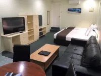 Bay of Islands Gateway Motel & Apartments - 駐車場
