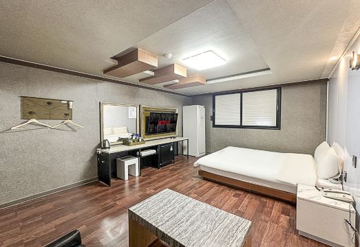 욕조 및 욕실 시설