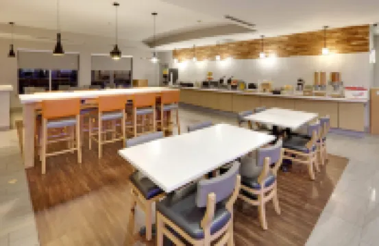 La Quinta Inn & Suites by Wyndham Dallas Love Field