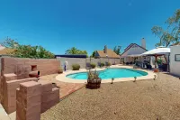 3Br Home w/ Sparkling Pool, Fire Pit - Wifi
