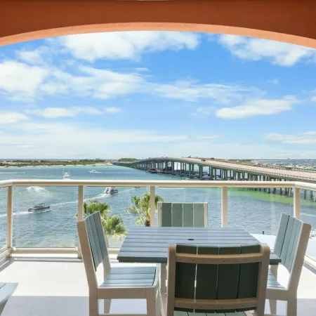 Harbor Suites at Harborwalk Village
