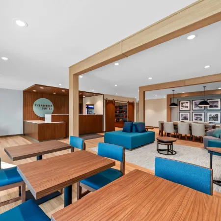 Everhome Suites San Antonio Lackland Near SeaWorld by Choice Hotels Отели рядом с достопримечательностью «Аквапарк Акватика в Сан-Антонио»