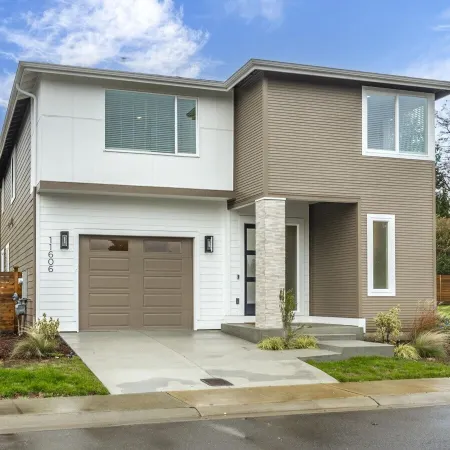 Brand New 5BR Home Fenced Yard Ample Parking Отели в г. Кент