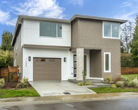 Brand New 5BR Home Fenced Yard Ample Parking Hoteles en Kent