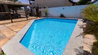 Casa c Piscina a 550m da Praia At 10 h Spedes - Wi-Fi