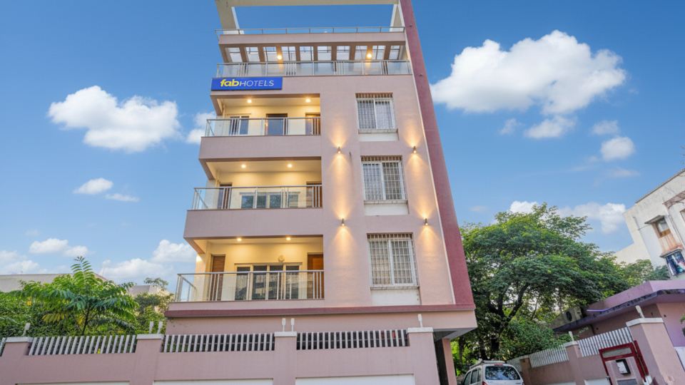 Via Rudra Residency - Nr Medicover Hospital