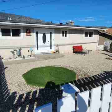 The View on 87th Osoyoos 2 bedroom, 1.5 bath, covered patio view vacation home. Hotel Exterior