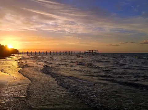 MALU LANI Inn & Marina