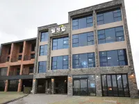 Jeju Woljeonghil Pension Hotels near Woljeongri Beach