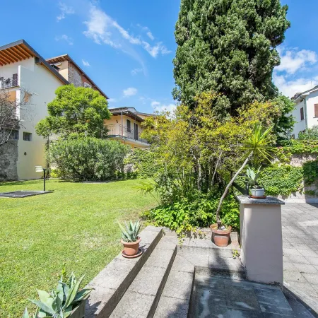 Berny Salò: Near the Lake & Garage - Happy Rentals