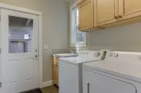 Vantage Point 3 Bedroom Townhouse by RedAwning - Bungalows