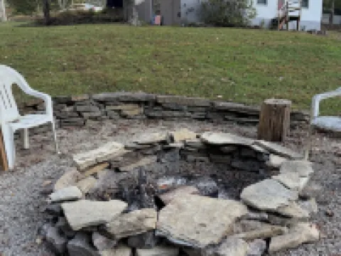 Cozy Lake House: Ark Encounter, Kincaid Lake, KY- Fishing, Scenic Get-Away Hotels in Pendleton County