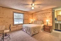 Cozy Crosby Cabin Near Serpent Lake and Main St - 3-Star