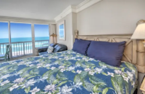 Oceanfront Private Balcony and Kitchenette - Charming Coastal Retreat
