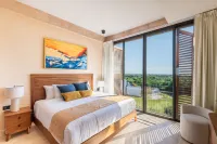 Corasol Modern Apt with Terrace