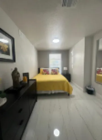 Charming 2-bedroom apartment in fantastic Bradenton with AC, WiFi