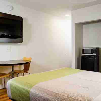 Motel 6 Modesto, CA - Downtown Rooms
