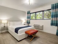 Waterside Hotel and Suites Hotels near North Beach