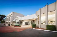 Ciloms Airport Lodge Отели в г. 