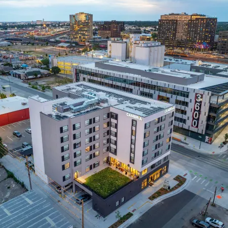 Cambria Hotel Denver Downtown RiNo Отели рядом с достопримечательностью «Денверский зоопарк»