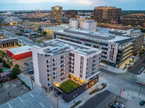 Cambria Hotel Denver Downtown RiNo Hôtels à proximité de : Salle omnisports Denver Coliseum
