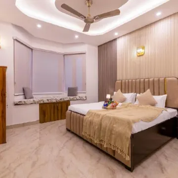 Elivaas Vedaaz 4 BHK Farmhouse With pool