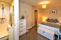 Countryside Retreat With Stunning Views, No Deposit