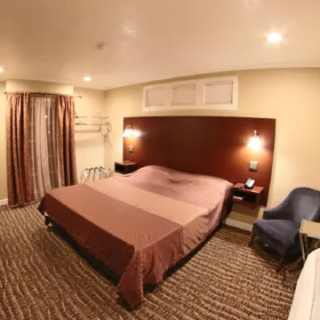 Santa Cruz Inn Riverside