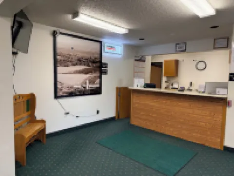 Budget Inn & Suites Hotels in DeWitt