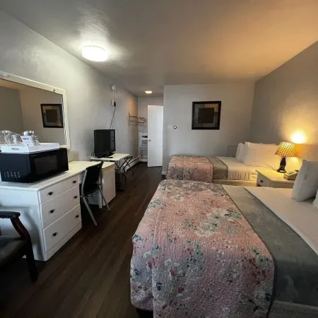 Brewer Motor Inn
