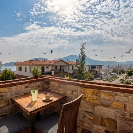 Stone House Foça Otel