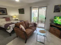 Riesling Trail & Clare Valley Cottages Hotels in Clare