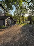 Waterfront Studio with Hot Tub & Fire Pit Sleeps 4 Hotel di 