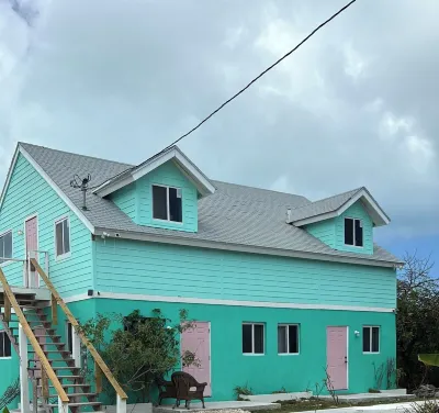 Spacious apartment 5 minute away from three breathtaking beaches Hotels in 