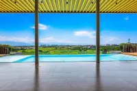 5th-floor apt Near the Ocean With Infinity Rooftop Pool, Balcony, Washer/dryer - familiaux