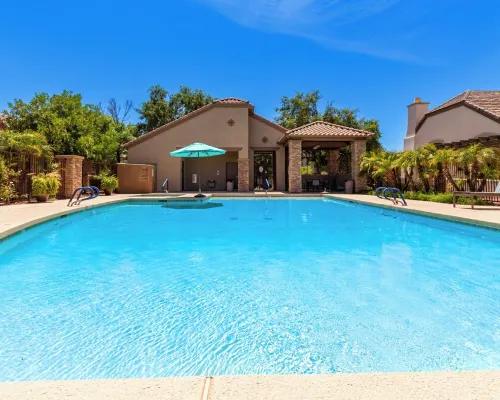 Walk to the Wigwam from this charming single-level condo! Hotels in Litchfield Park