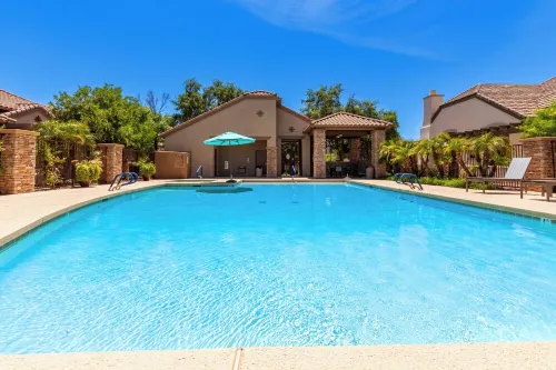 Walk to the Wigwam from this charming single-level condo!