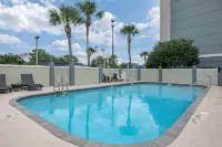 Comfort Suites Baymeadows Near Butler Blvd - Swimmingpools