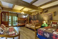 Drifting Feather Mountain Cabin Waterfront Deck - 3성급