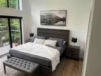 Serene 6-Bedroom Retreat in Tory Hill with Lake Views - balcony