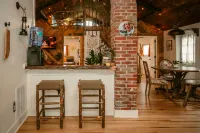 Cowboy Bunkhouse hot tub/lake/farm/nature - 레지던스