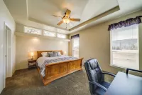 Newport Riverfront Home w/ Deck + Fire Pit! - 3 étoiles