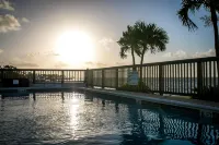 Ragged Edge Resort & Marina - Beach
