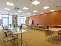 Novotel Nuernberg Messezentrum Отели рядом с достопримечательностью «Стадион «Макс-Морлок»»